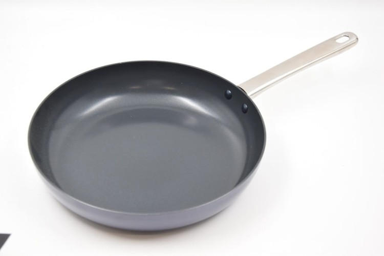 Patelnia tradycyjna 28cm non-stick Gaz Płyta Indukcja bez PFAS Blue Diamond